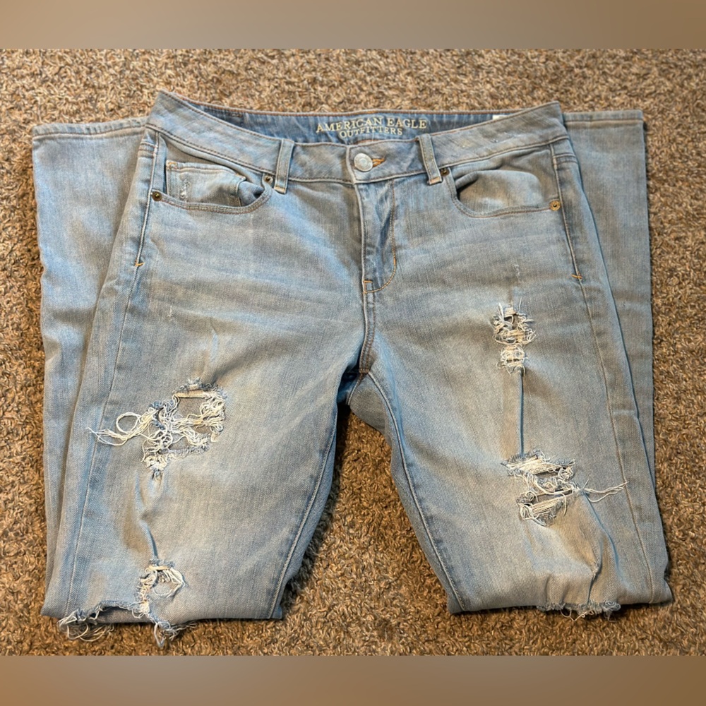 American Eagle Outfitters Light Blue Distressed Boyfriend Jeans